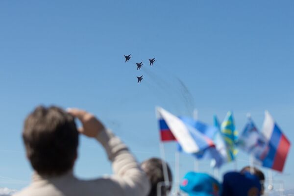 Os caças MiG-29 do grupo de pilotagem Strizhi - Sputnik Brasil