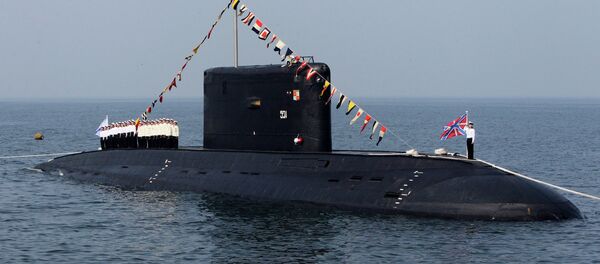 Submarino a diesel da classe Varshavyanka nas celebrações do Dia da Marinha russa em Vladivostok - Sputnik Brasil