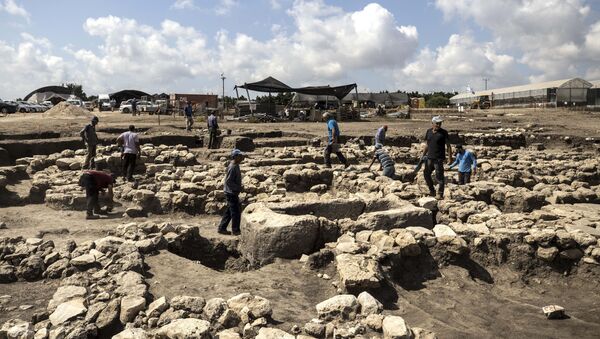 Arqueólogos trabalham em grande cidade de 5.000 anos descoberta perto de Harish, no norte de Israel (imagem referencial) - Sputnik Brasil