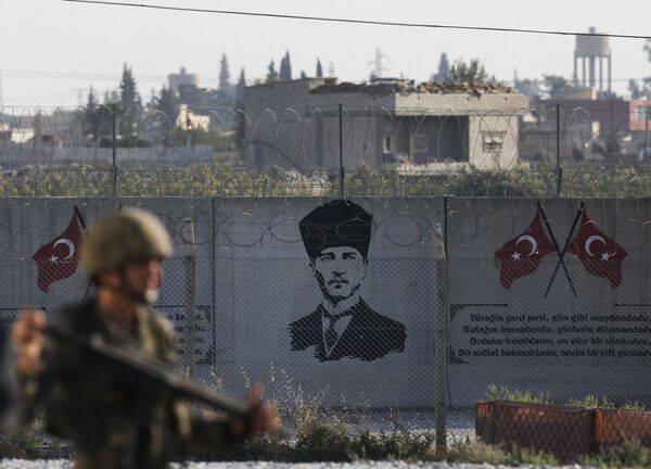 Como EUA poderiam tirar proveito do conflito entre Turquia e Síria? Como EUA poderiam tirar proveito do conflito entre Turquia e Síria? - Sputnik Brasil