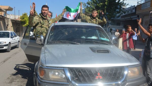 Militantes curdos na região de Akçakale na fronteira entre a Turquia e a Síria - Sputnik Brasil