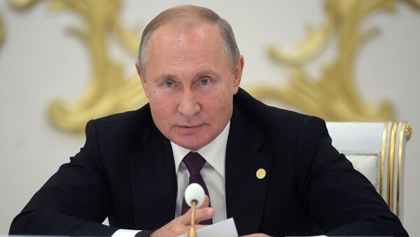 Presidente russo Vladimir Putin em reunião da Comunidade de Estados Independentes nesta sexta-feira, 11 de outubro de 2019  - Sputnik Brasil