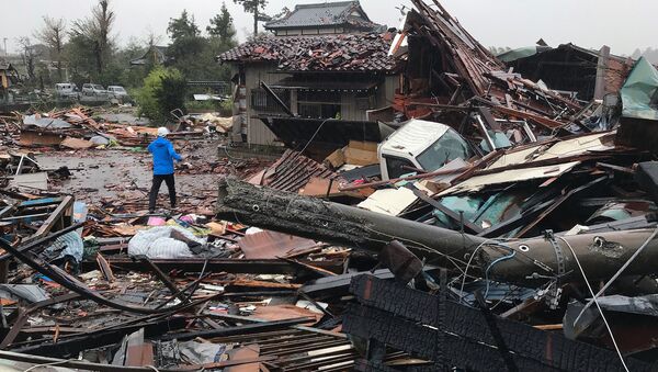 Prédios danificados pelo tufão Hagibis em Ichihara, na prefeitura de Chiba, 12 de outubro de 2019 - Sputnik Brasil