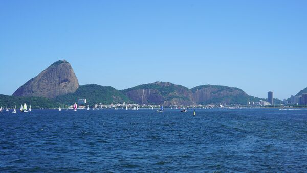 Vista das embarcações em competição na baía de Guanabara durante a 74ª Regata Escola Naval  - Sputnik Brasil