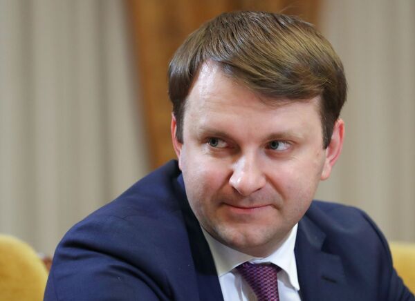 O que a Rússia faz para acabar com o domínio do dólar no sistema financeiro mundial? - Sputnik Brasil