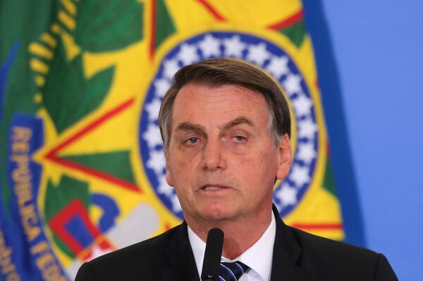 Renda Cidadã é parte de iniciativa de mudança da base de apoio bolsonarista, diz pesquisadora - Sputnik Brasil