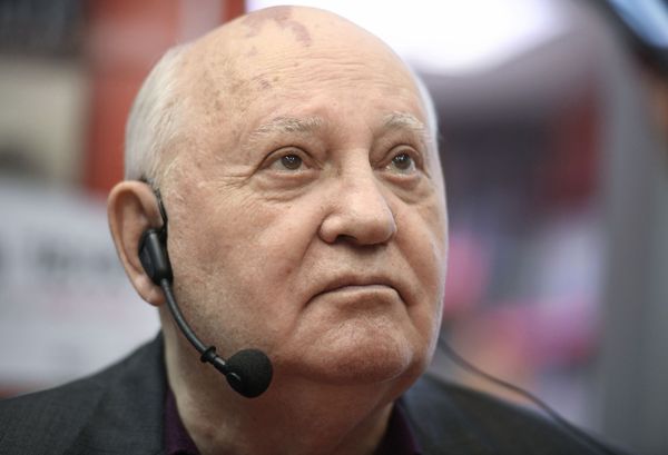 Ex-líder soviético Gorbachev está hospitalizado com pneumonia - Sputnik Brasil