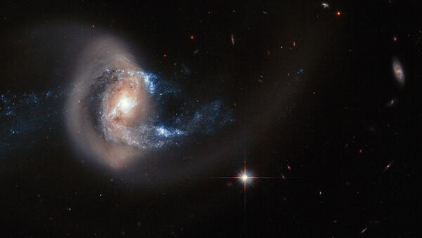 Galáxia espiral NGC 7714 e NGC 7715 a 100 milhões de anos da Terra - Sputnik Brasil