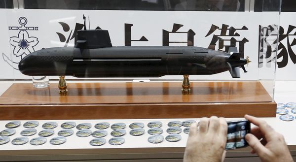 Revista americana faz relação entre novos submarinos do Japão com celulares - Sputnik Brasil