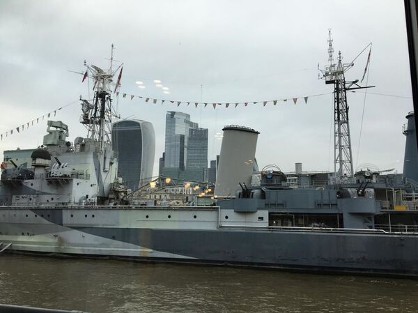 O que bandeira russa estaria fazendo hasteada em navio da Marinha britânica? (FOTOS) - Sputnik Brasil