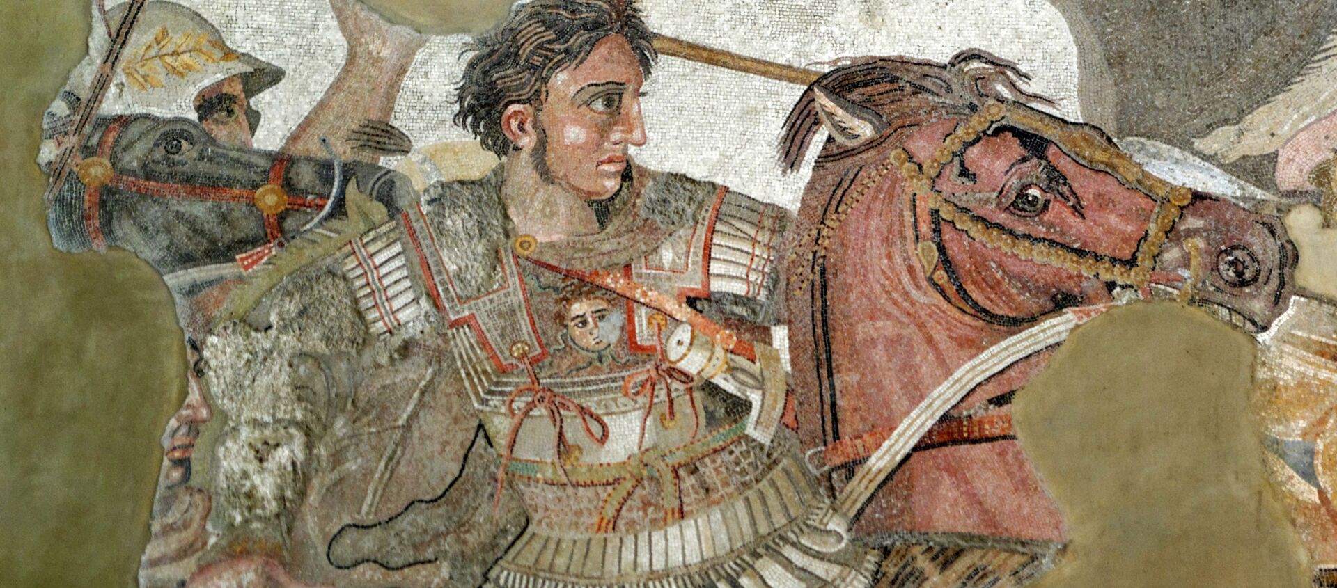 Alexandre, o Grande, em um fragmento de mosaico romano de Pompeia, cópia de uma pintura grega da Antiguidade Alexandre, o Grande, em um fragmento de mosaico romano de Pompeia, cópia de uma pintura grega da Antiguidade - Sputnik Brasil, 1920, 06.04.2021