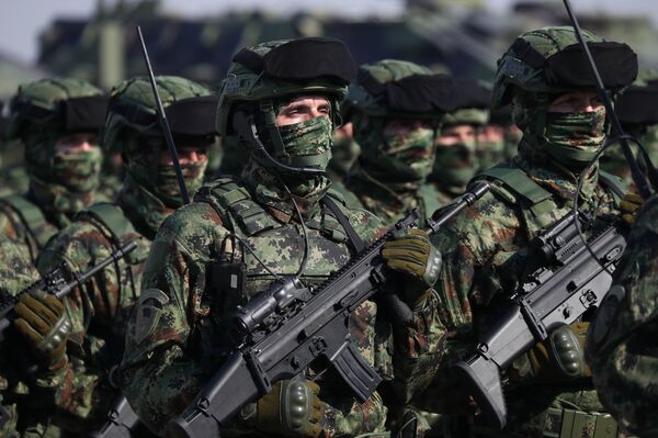 Cobrindo toda a península balcânica: presença de S-400 na Sérvia é sinal de confiança, diz general - Sputnik Brasil