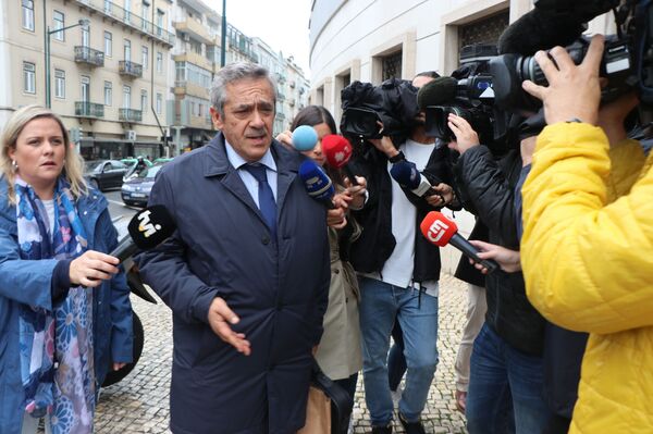 Acusado de 31 crimes e muito próximo a Lula, ex-premiê de Portugal presta depoimentos - Sputnik Brasil