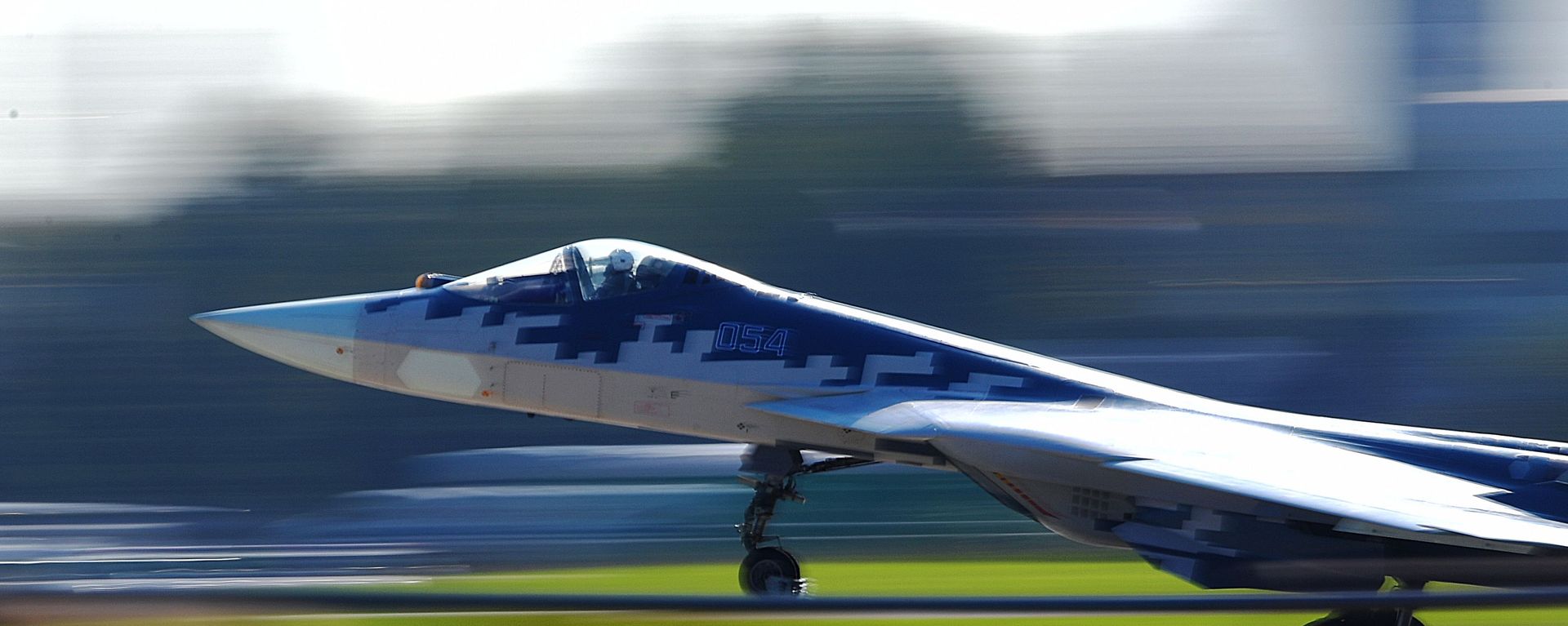 Caça russo de 5ª geração Su-57 no show aéreo MAKS 2019 - Sputnik Brasil, 1920, 18.04.2025