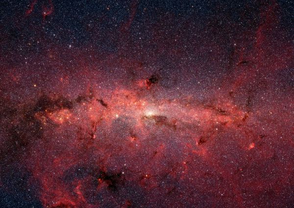 'Abraço gravitacional' pode causar morte da Via Láctea, aponta especialista 'Abraço gravitacional' pode causar morte da Via Láctea, aponta especialista - Sputnik Brasil