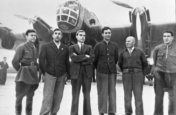 Desaparecidos sem deixar rastro: casos mais misteriosos de desaparecimento de aviões militares - Sputnik Brasil