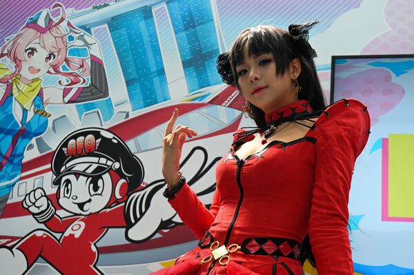 Mulher cosplayer durante um festival de animê em Singapura - Sputnik Brasil