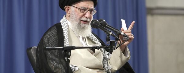 Líder supremo do Irã, aiatolá Ali Khamenei, discursa em Teerã, no Irã (foto der arquivo) - Sputnik Brasil