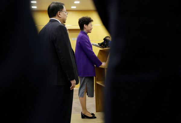 Oficial chinês sugere ações 'mais eficazes' de Hong Kong para conter protestos - Sputnik Brasil