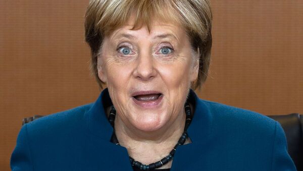Chanceler alemã, Angela Merkel, durante um encontro com autoridades de seu governo em Berlim, Alemanha - Sputnik Brasil