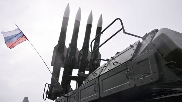 Sistemas de defesa antiaérea Buk-M2 no salão aeroespacial internacional MAKS-2017 - Sputnik Brasil