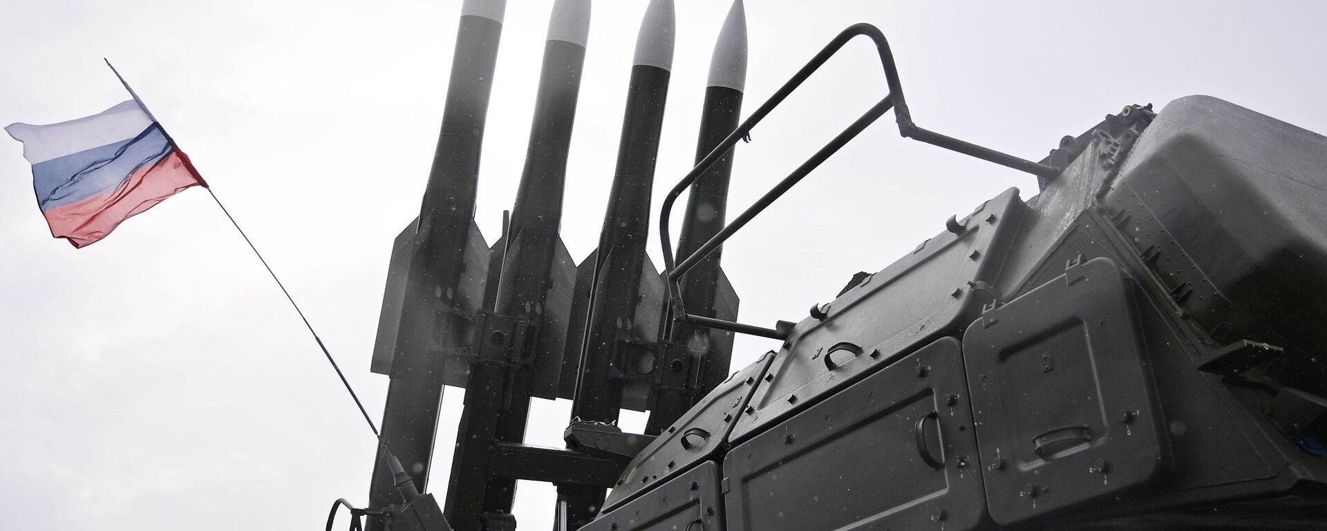 Sistemas de defesa antiaérea Buk-M2 no salão aeroespacial internacional MAKS-2017 - Sputnik Brasil, 1920, 31.12.2025