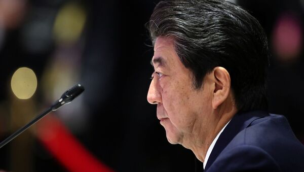 Primeiro ministro do Japão, Shinzo Abe, fala durante Conferência Japão-ASEAN, celebrada em Bangkok, no dia 4 de Novembro de 2019 - Sputnik Brasil