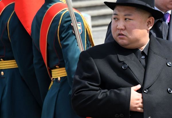 Coreia do Norte: primeiro-ministro do Japão é um 'idiota' e não deve 'nem sonhar' em ir a Pyongyang Coreia do Norte: primeiro-ministro do Japão é um 'idiota' e não deve 'nem sonhar' em ir a Pyongyang - Sputnik Brasil
