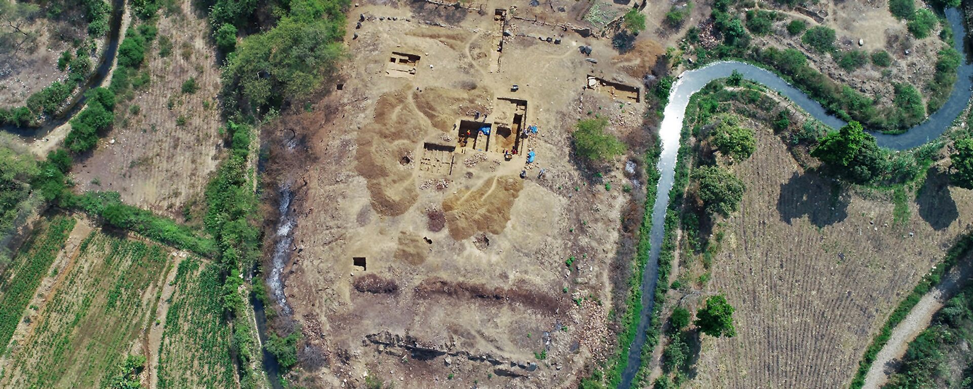 Vista aérea das escavações no complexo arqueológico de El Toro - Sputnik Brasil, 1920, 10.07.2023