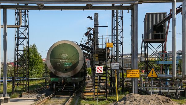 Vagão-cisterna transportando diesel na Rússia - Sputnik Brasil