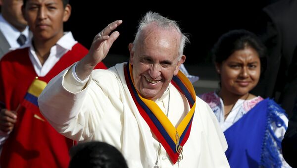 Papa Francisco chega ao Equador. - Sputnik Brasil