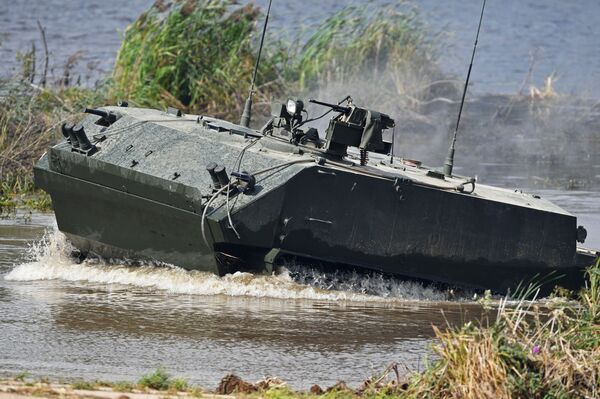 Robôs no campo de batalha: automação é tendência no Exército russo, diz especialista - Sputnik Brasil