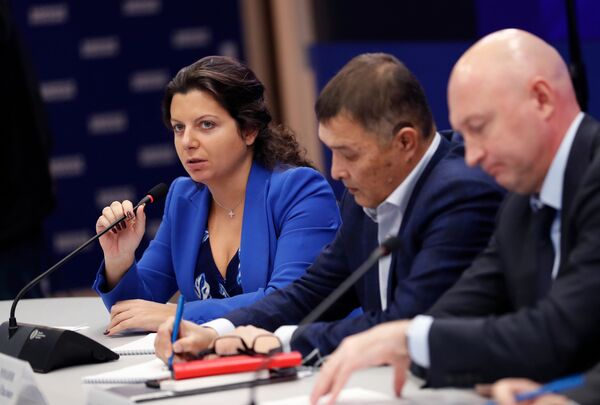 Facebook assumiu agenda política dos EUA, diz pesquisador sobre 'etiquetas' na plataforma  - Sputnik Brasil