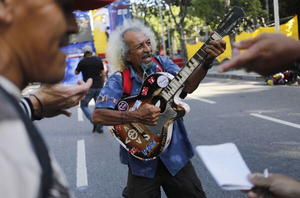 'Momento perdido': Guaidó atingido por escândalo de corrupção enfraquece oposição na Venezuela - Sputnik Brasil