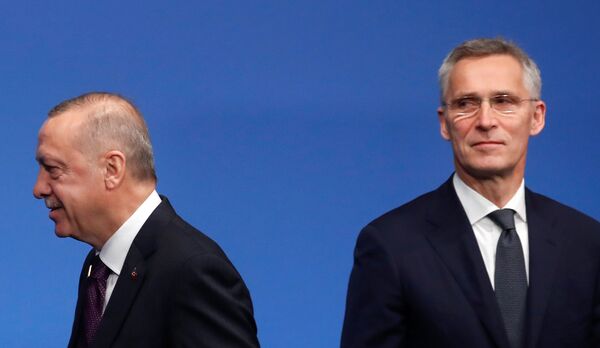 'Abaixe o tom': mensagem de França e Alemanha para Trump durante a cúpula da OTAN 'Abaixe o tom': mensagem de França e Alemanha para Trump durante a cúpula da OTAN - Sputnik Brasil