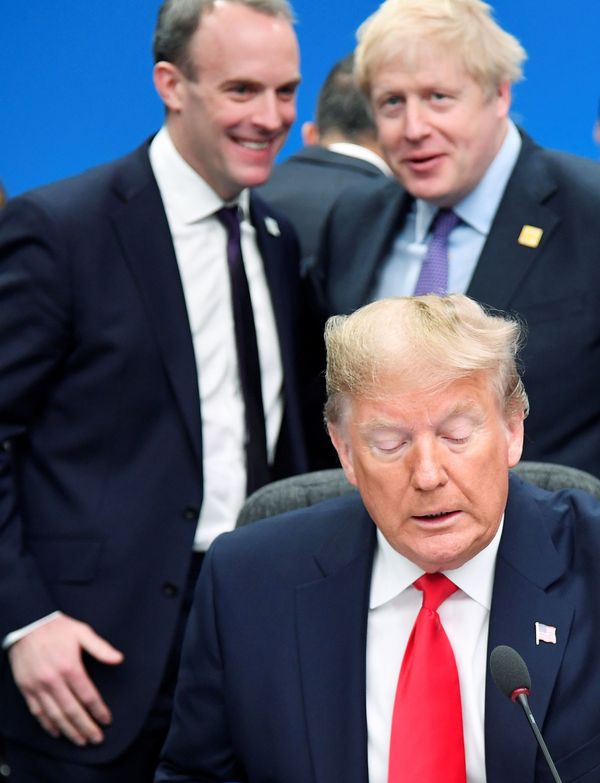 VÍDEO capta líderes da OTAN aparentemente tirando sarro de Trump durante conferência em Londres VÍDEO capta líderes da OTAN aparentemente tirando sarro de Trump durante conferência em Londres - Sputnik Brasil