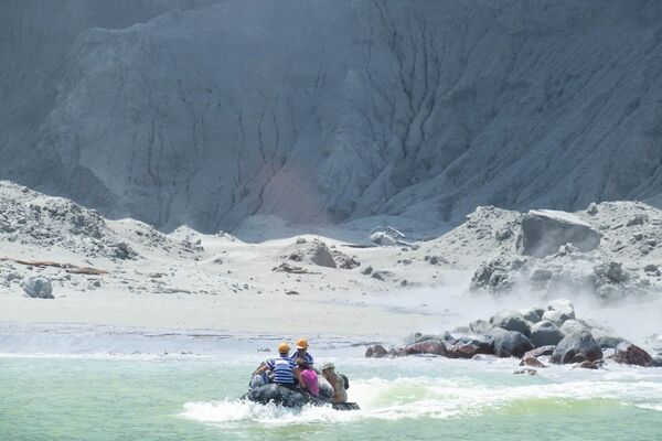 Guias evacuam a Ilha Branca na Nova Zelândia - Sputnik Brasil