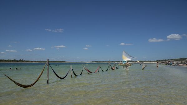  Redes de descanso na Lagoa do Paraíso, no Parque Nacional de Jericoacoara, também conhecida como Lagoa de Jijoca, no litoral norte do Ceará. - Sputnik Brasil