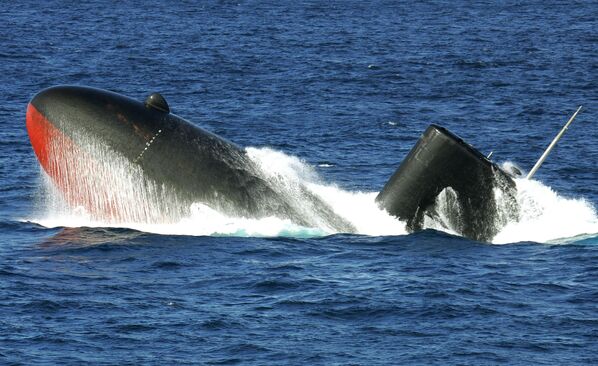 Submarino japonês Yukishio vindo à superfície.

O Japão se destaca como a quinta maior potencia naval, segundo revista militar National Interest - Sputnik Brasil