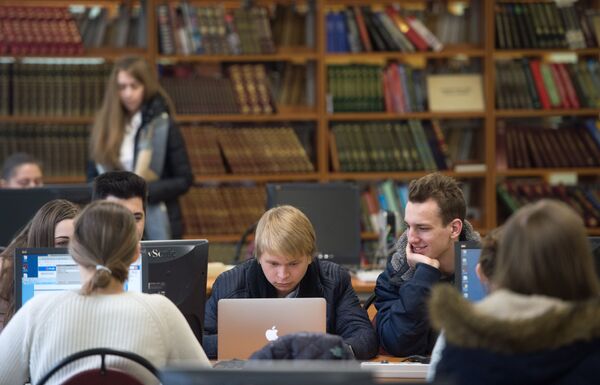 Cientistas estudam novas propriedades da interação entre luz e matéria - Sputnik Brasil