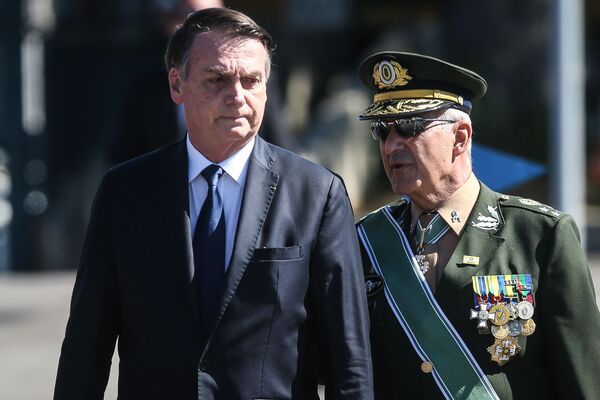 Navegação aérea: Bolsonaro cria sua 1ª estatal, a NAV Brasil - Sputnik Brasil