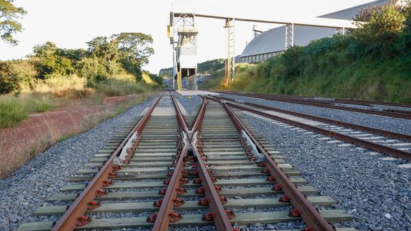 Trecho em implantação da ferrovia Norte-Sul em Anápolis (GO) - Sputnik Brasil