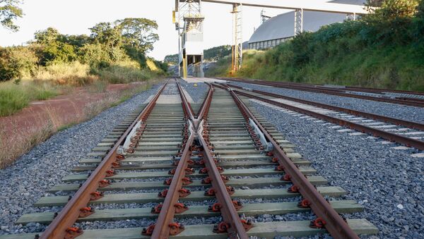 Trecho em implantação da ferrovia Norte-Sul em Anápolis (GO) - Sputnik Brasil