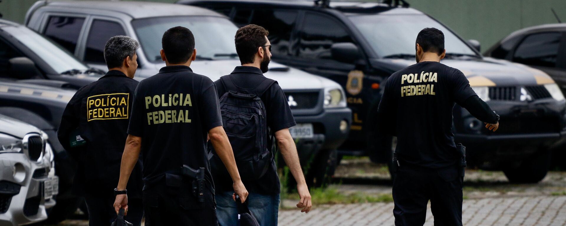 Policiais federais durante operação (foto de arquivo) - Sputnik Brasil, 1920, 19.04.2022