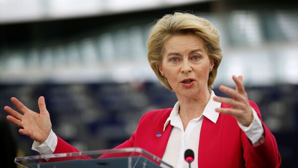 Presidente da Comissão Europeia, Ursula von der Leyen, fala ao Parlamento Europeu na França - Sputnik Brasil