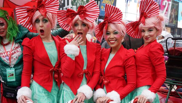 Participantes do SantaCon Bar Crawl em Nova York - Sputnik Brasil