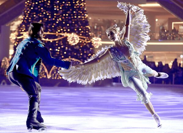 Patinadores russos participam do show no gelo Bela Adormecida – Lenda dos Dois Reinos
 - Sputnik Brasil