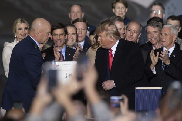 Militarização do espaço pelos EUA para 'controlar a Terra' é 'erro histórico', dizem especialistas - Sputnik Brasil