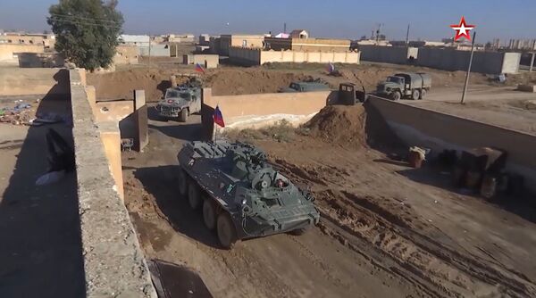 Polícia Militar russa assume controle de mais uma base dos EUA na Síria (FOTOS, VÍDEO) - Sputnik Brasil