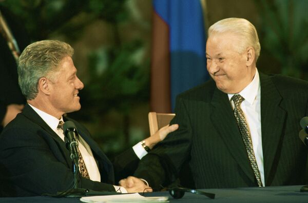 Documentos secretos da década de 90 revelam 'farsa' do plano para incluir Rússia na OTAN - Sputnik Brasil